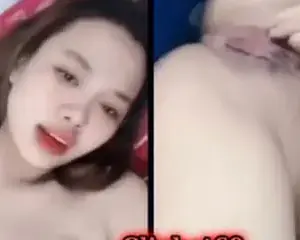 Clip sex em gái nứng tự quay khoe hàng – Cliphot69